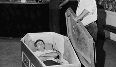 Incrível história de operário irlandês enterrado vivo num caixão durante 61 dias contada em documentário