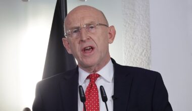 Navio Russo Aponta Lasers Contra Pilotos Britânicos