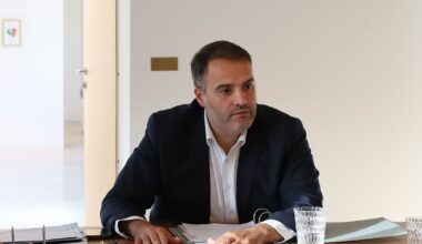 Acordo na Câmara da Trofa atribui pelouros a vereadores socialistas - Diário de Notícias