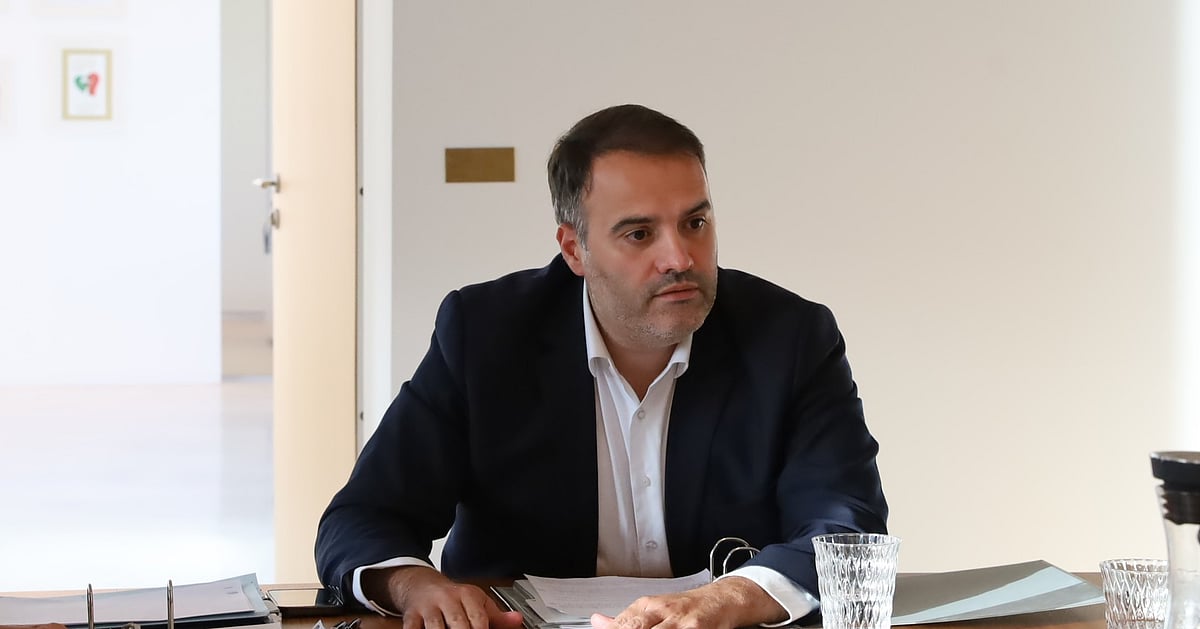 Acordo na Câmara da Trofa atribui pelouros a vereadores socialistas - Diário de Notícias