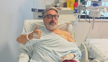 Nuno Markl, bem humorado, fala da sua recuperação do AVC. "O lado esquerdo do meu corpo meteu férias e está a acordar aos poucos"