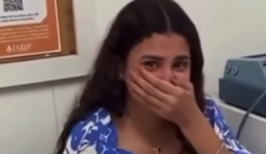 Menina surda emociona-se ao ouvir pela primeira vez a voz da mãe após operação (com vídeo)