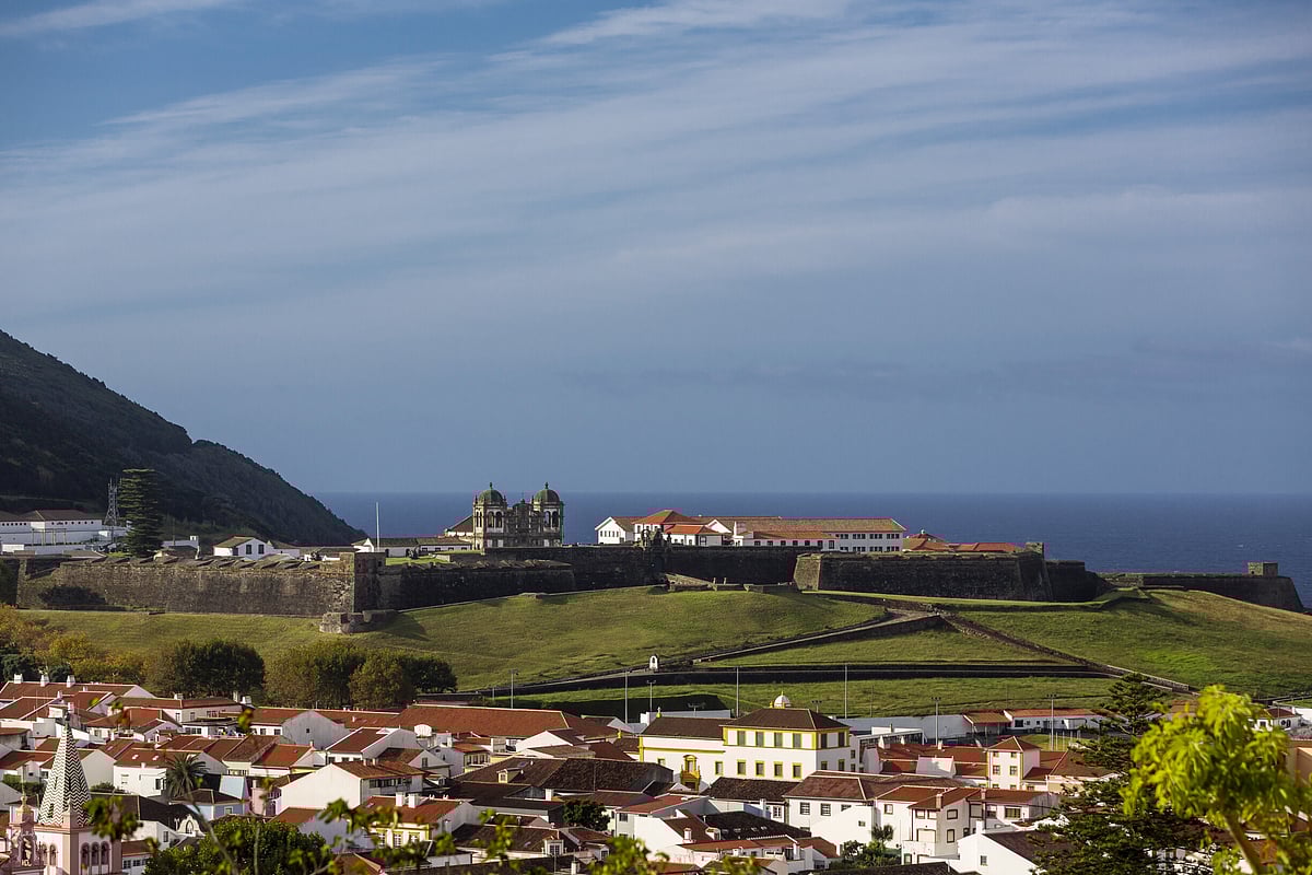 Subiu o nível de alerta no sistema vulcânico fissural oeste da ilha Terceira. Está agora em fase de reativação