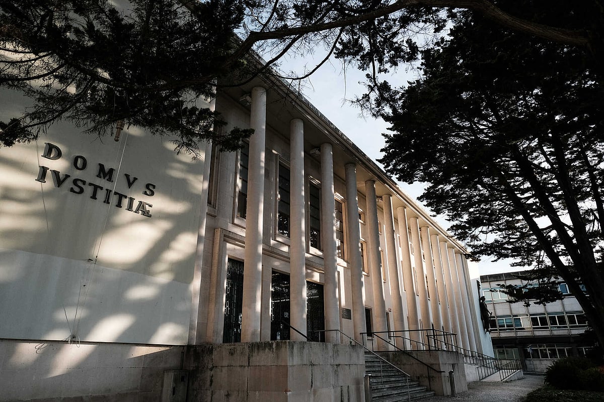 Professor foi condenado com pena suspensa pela morte de aluno devido a queda de baliza em Leiria