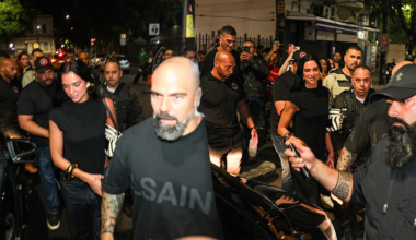 Dua Lipa sai de bar com reforço e polícia militar esclarece: 'Garantir a segurança das pessoas' - Gshow