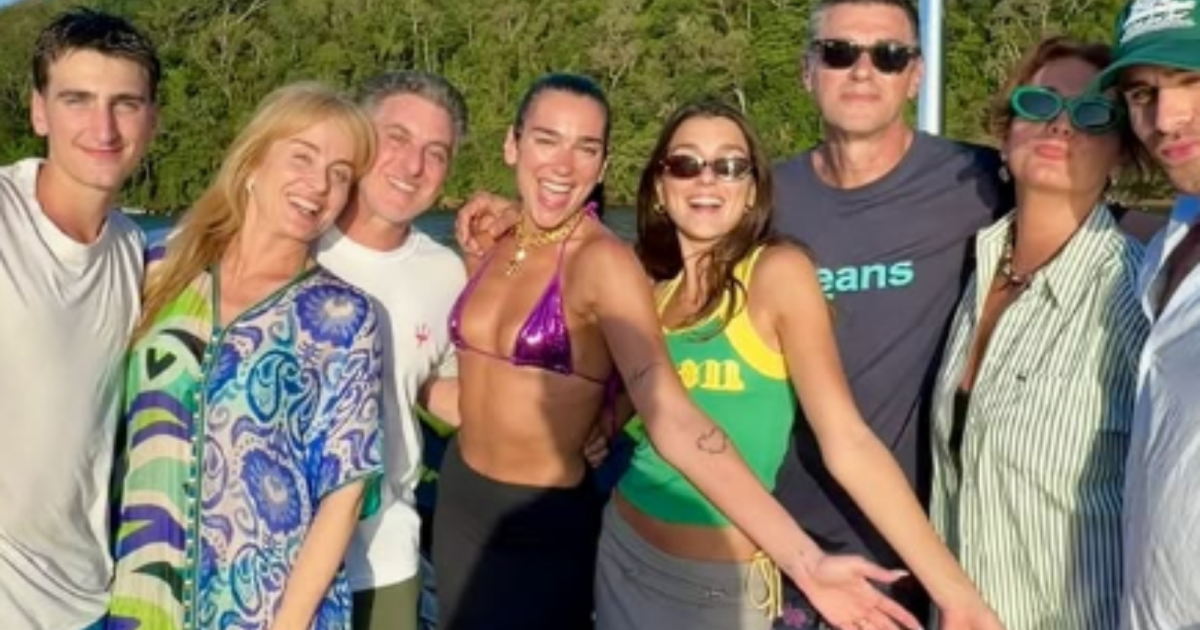 Dua Lipa e família se hospedam em casa de Luciano Huck e Angélica