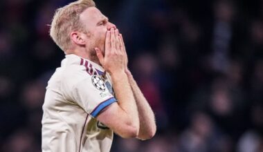 Ex-Sporting arrasa capitão do Ajax: «Está a brincar às escondidas»