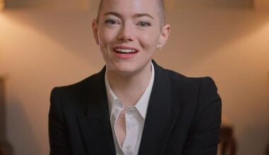 Emma Stone raspa a cabeça para Bugonia