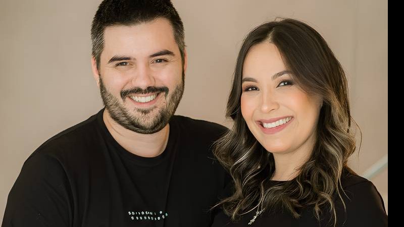 Empresário brasileiro cria cantora por IA para interpretar poemas da mulher