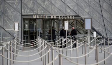 Belgas penduram quadro próprio perto da Mona Lisa, no Louvre