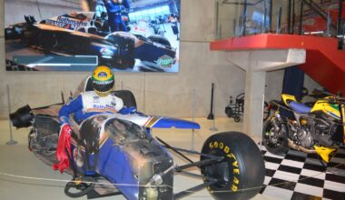 Escultura que imagina final alternativo para Ayrton Senna é atração em parque de São Roque - G1