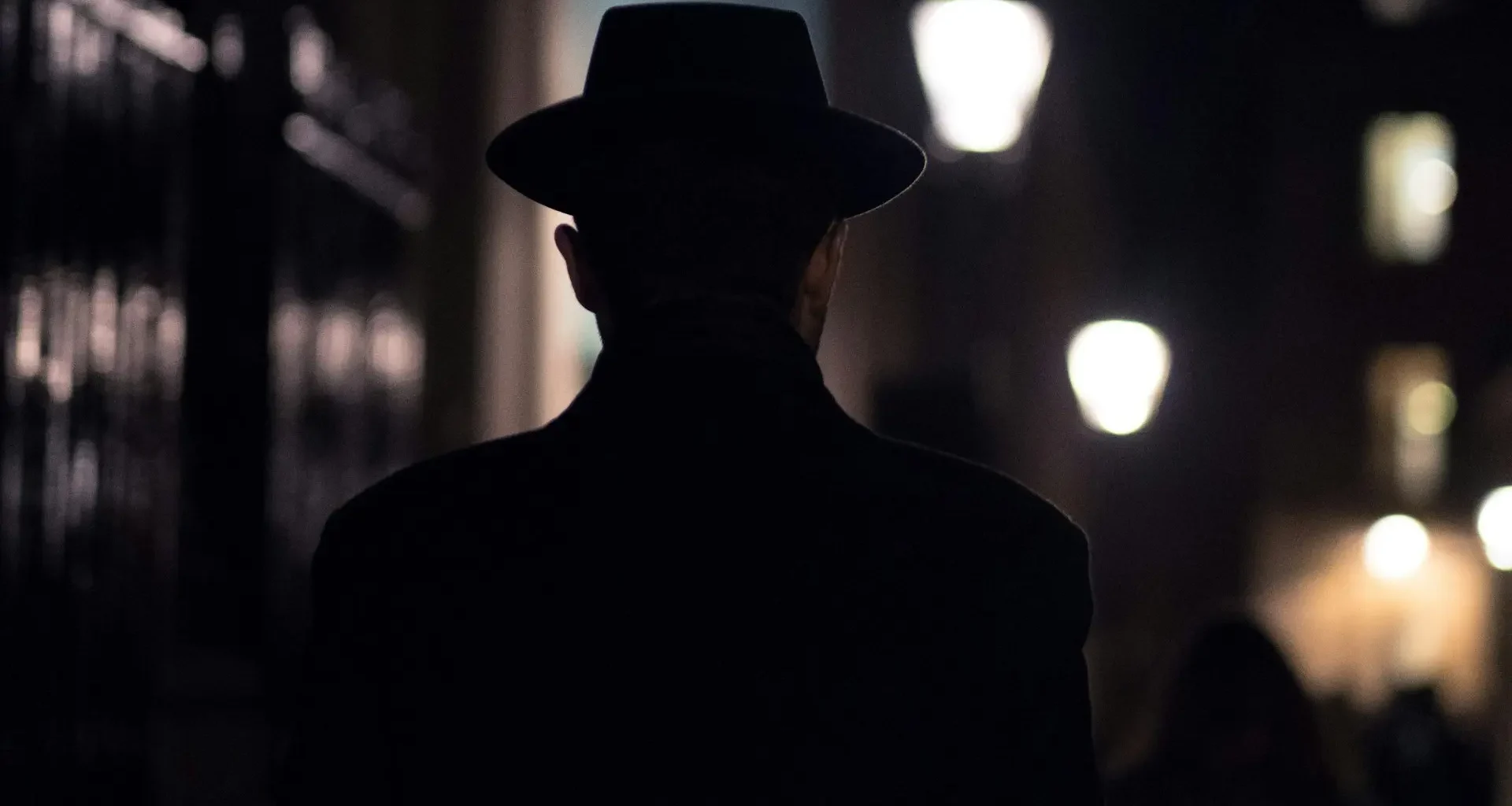 Consegue identificar um espião que se faz passar por um candidato a emprego?