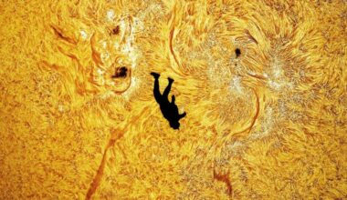 "Absurdo mas real". Como um paraquedista foi fotografado a furar o Sol