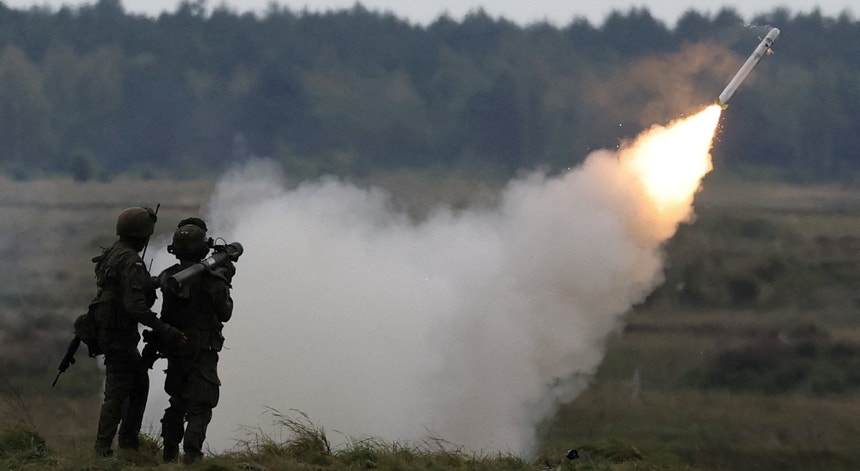 "Maior treino da história". Polónia quer preparar 500 mil voluntários para cenário de guerra