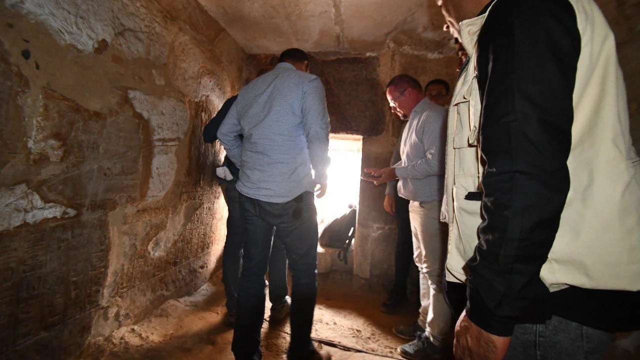 Arqueólogos identificam sarcófago do faraó Sheshonq III, no Egito