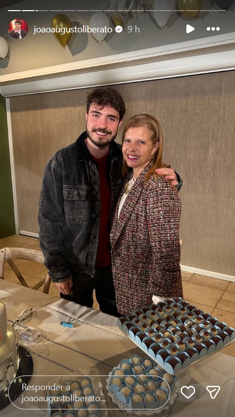 João Augusto Liberato com a mãe, Rose Miriam - Foto: Reprodução / Instagram @joaoaugustoliberato