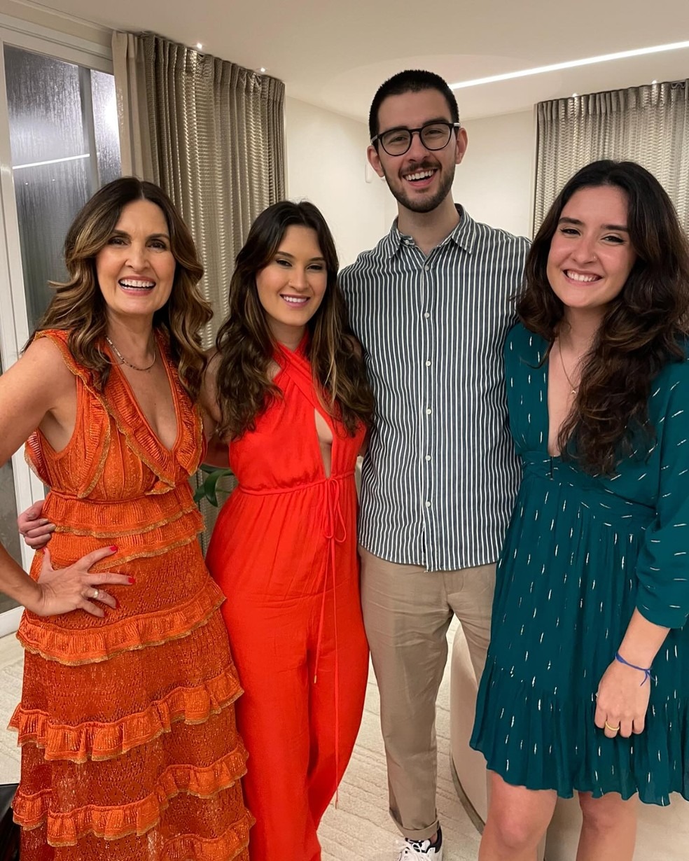 Fátima Bernardes é mãe dos trigêmeos Laura, Beatriz e Vinicius - Foto: Reprodução / Instagram @fatimabernardes 