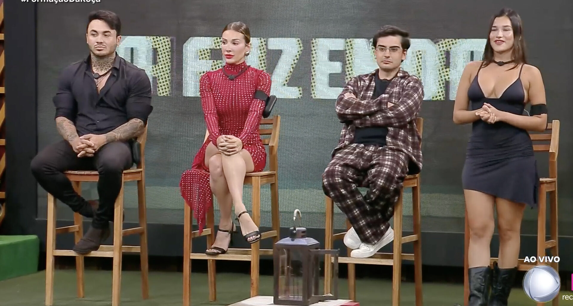 Wallas, Maria, Dudu e Duda na roça de A Fazenda 17 - Foto: Reprodução / Record