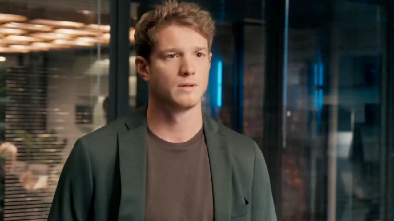 Leonardo dá show de transfobia, apanha e é preso