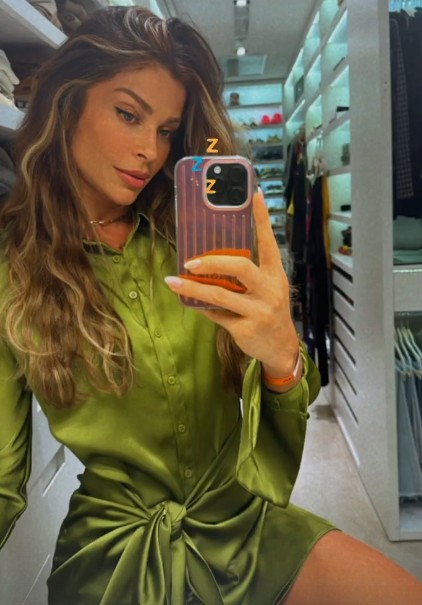 Grazi em seu closet — Foto: reprodução