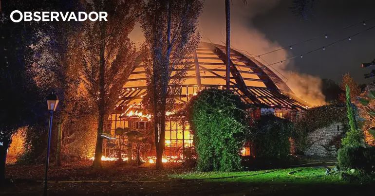 Fogo consome famosa cúpula do Mas Marroch dos irmãos Roca – Observador