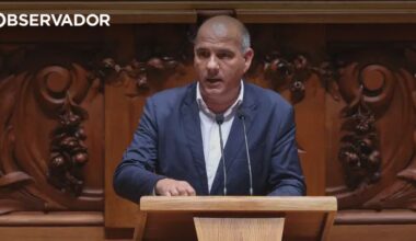 país "está a saque" por "quadrilha" da direita – Observador