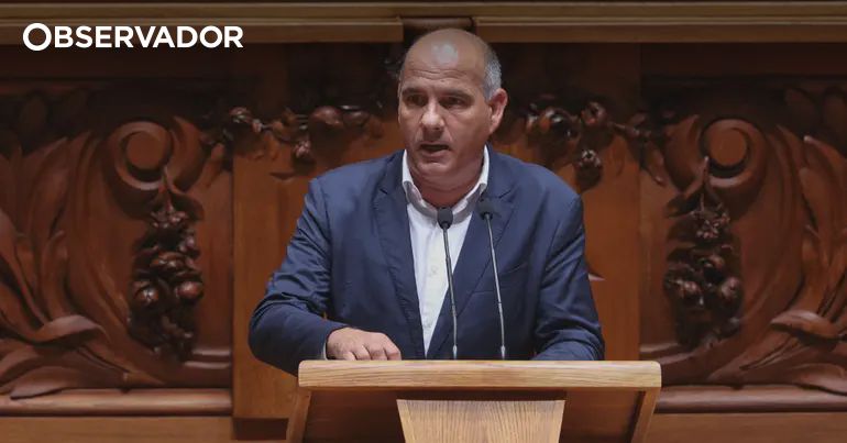 país "está a saque" por "quadrilha" da direita – Observador