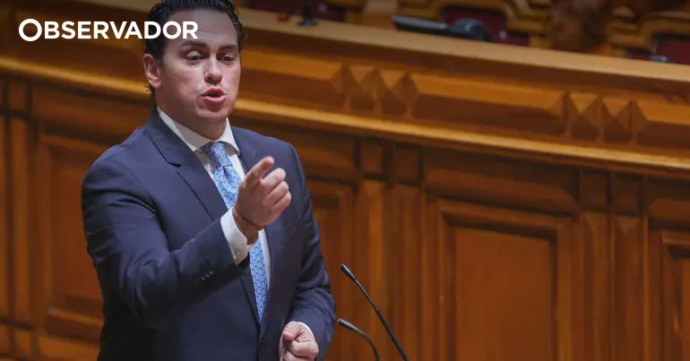 Livre pede afastamento de Filipe Melo da mesa do parlamento – Observador
