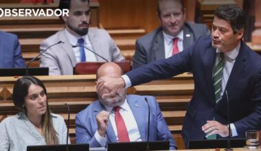 Trabalhadores do Parlamento apresentam queixa contra o Chega – Observador