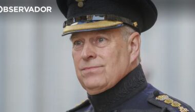 André Mountbatten Windsor vai perder título da Marinha – Observador