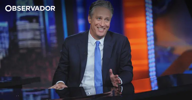 Jon Stewart continua a apresentar o Daily Show em 2026 – Observador
