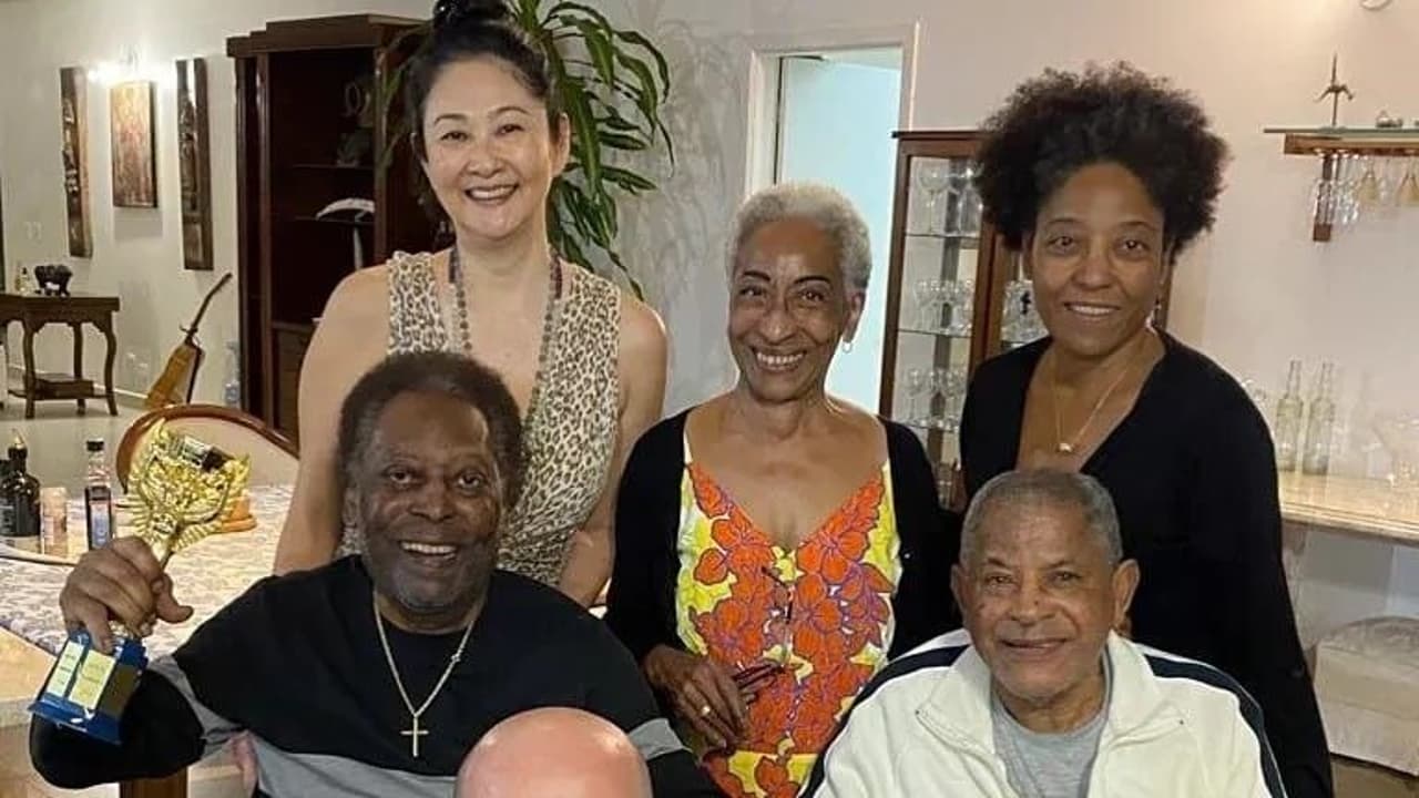 João Schmidt conversa com os jornalistas em entrevista coletiva no CT Rei Pelé. (Foto: Juliana Yamaoka/ Lance!)