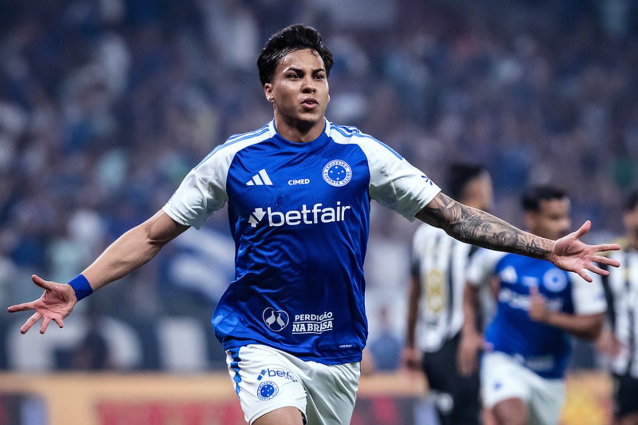 Avançado de Leonardo Jardim paga aos colegas que o assistem: «É tudo em prol de um sonho» - zerozero.pt