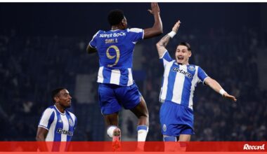 Borja Sainz explode e olha para Samu - FC Porto