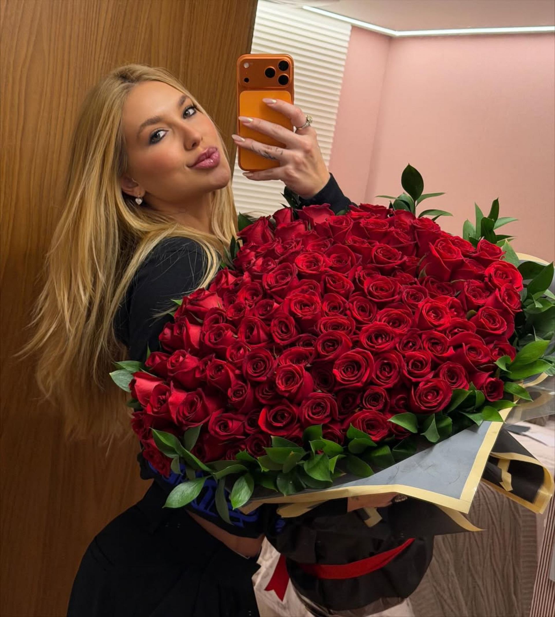 Virginia Fonseca amou o presente - Reprodução / Instagram