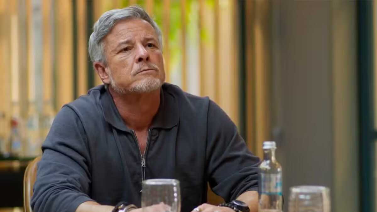 'Dona de Mim': Jaques surta, improvisa e tenta manter a pose enquanto tudo desmorona ao redor