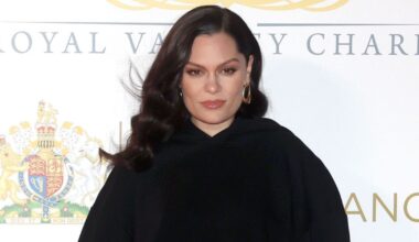 Jessie J revela motivo de ter escolhido moletom preto em evento de gala