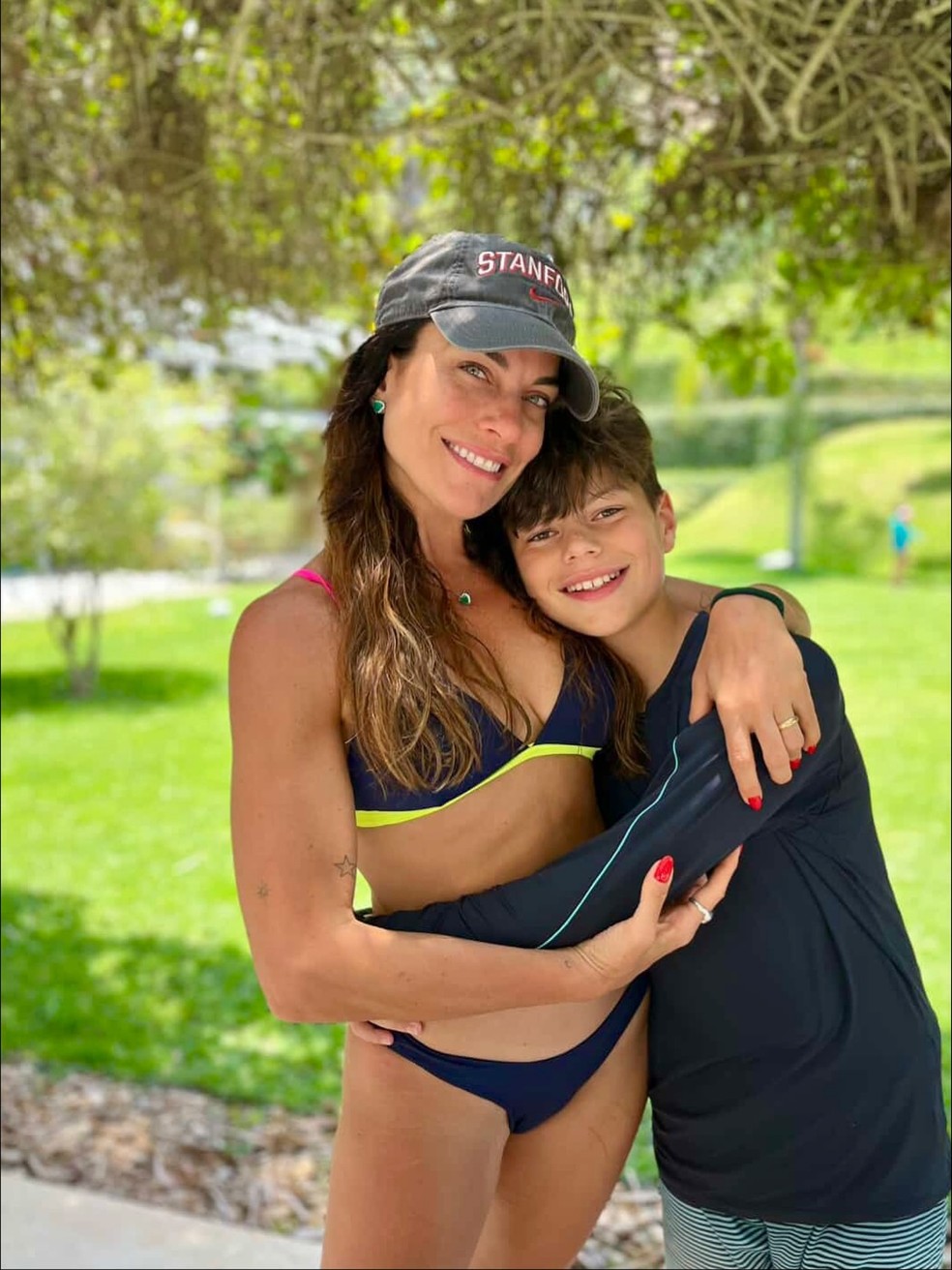 Lembra dela? Ex-Malhação, Joana Balaguer posa com a família — Foto: Reprodução/ Instagram