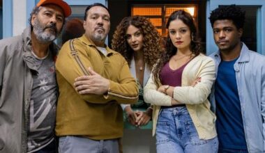 Joaquim (Marcos Palmeira), Misael (Belo), Viviane (Gabriela Loran), Gerluce (Sophie Charlotte) e Júnior (Guthierry Sotero) em Três Graças