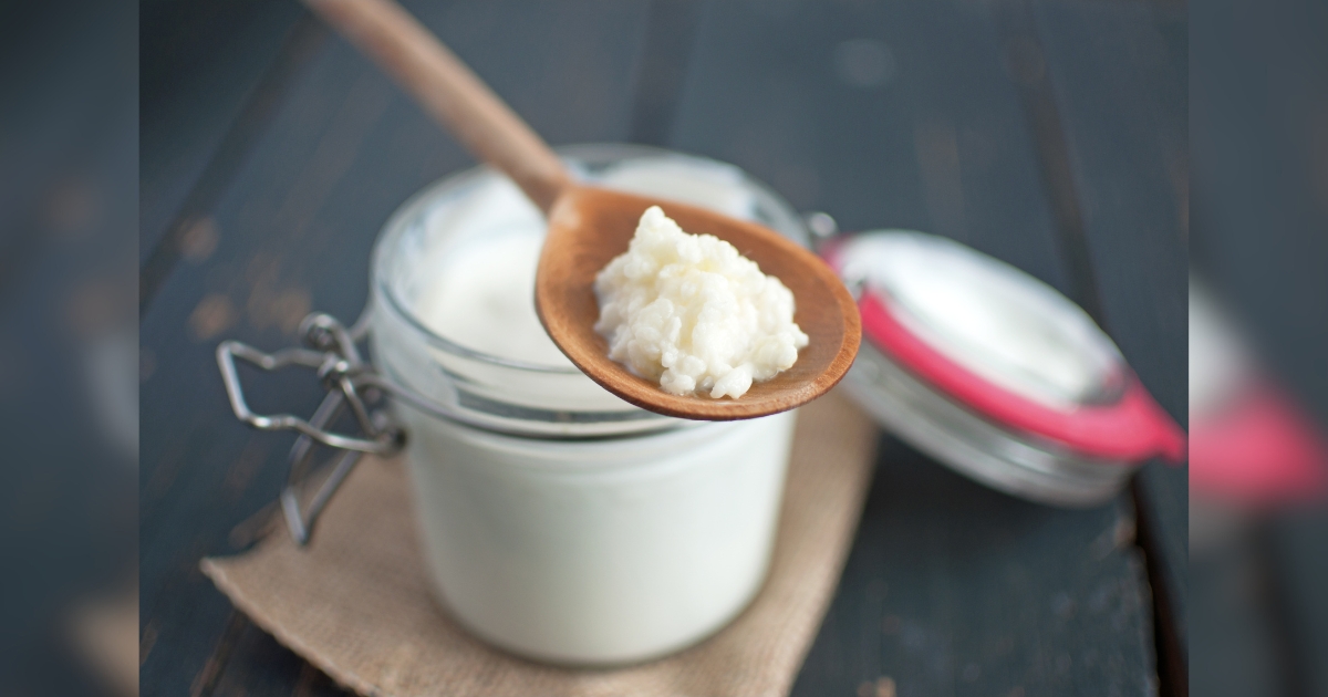 O consumo em excesso do kefir pode causar distensão abdominal, gases e desconforto digestivo