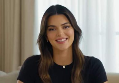 Kendall Jenner comemora chegada dos 30 anos de idade com luau à beira-mar