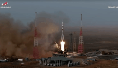 Astronautas russos e da Nasa decolam rumo à Estação Espacial Internacional