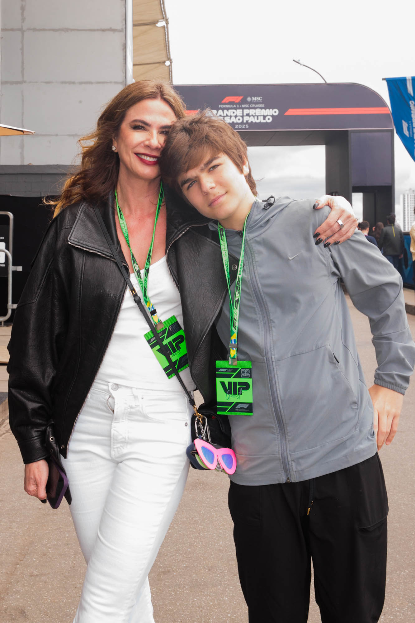 Luciana Gimenez e o filho Lorenzo Gabriel - Foto: Brazil News