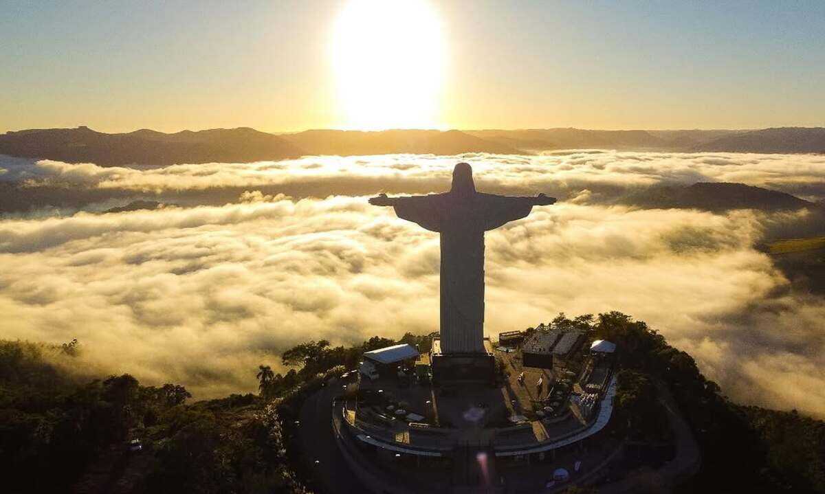 Maior estátua brasileira tem quase o dobro da altura do Cristo Redentor e pode ser visitada