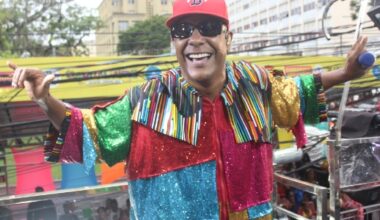 Márcio Victor, do Psirico, em trio elétrico em Salvador