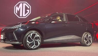 Elétrico MG4 mal estreou no Brasil e já ganhou uma versão mais barata no país