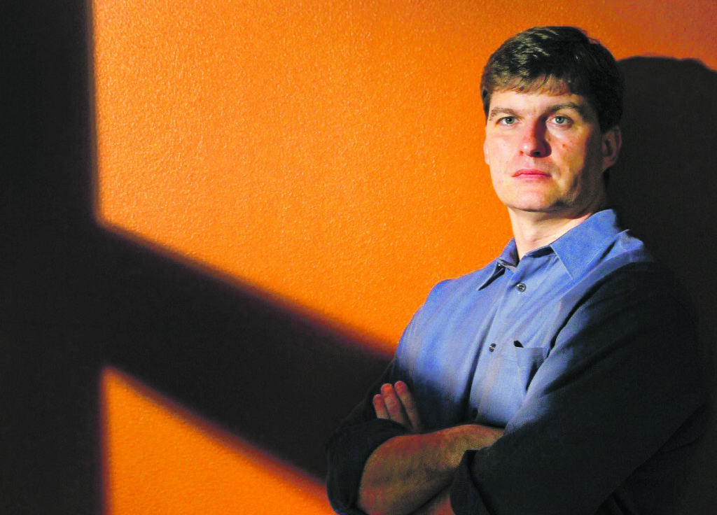 Michael Burry que apostou contra Nvidia e Palantir encerra fundo devido a "avaliações desconectadas com o mercado"