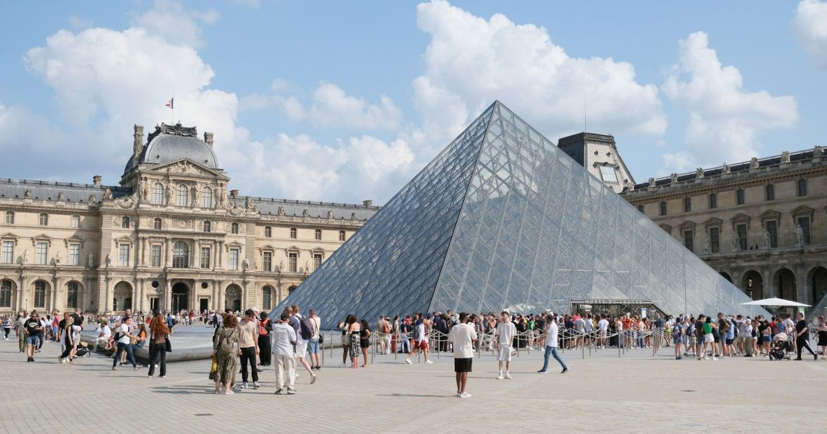 Ingresso do Museu do Louvre ficará mais caro para não europeus em 2026