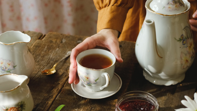 Desde a pressão arterial até à ansiedade: O chá barato que faz milagres
