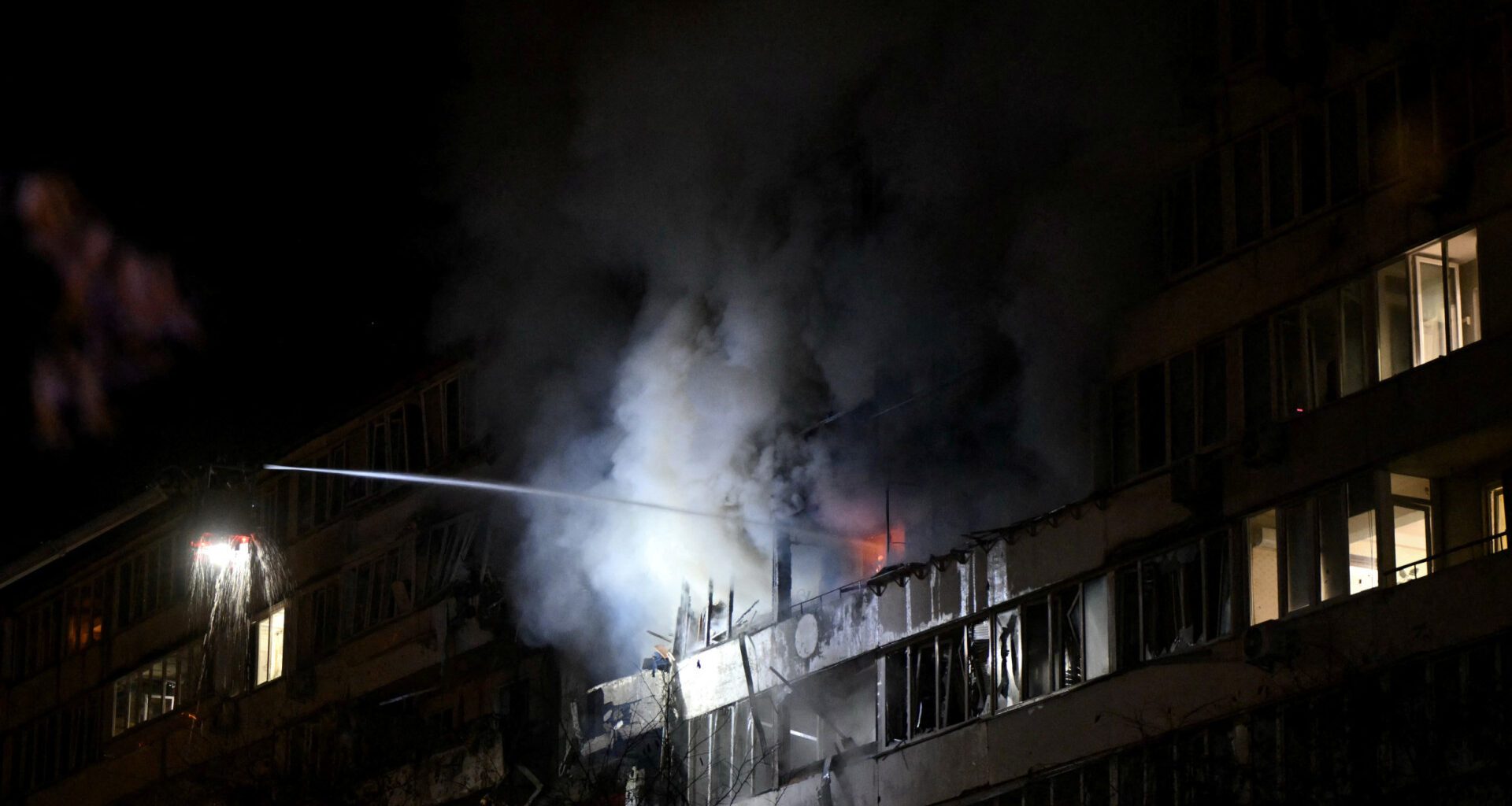 Ataque russo com mísseis e drones sobre Kyiv. Há pelo menos 6 mortos